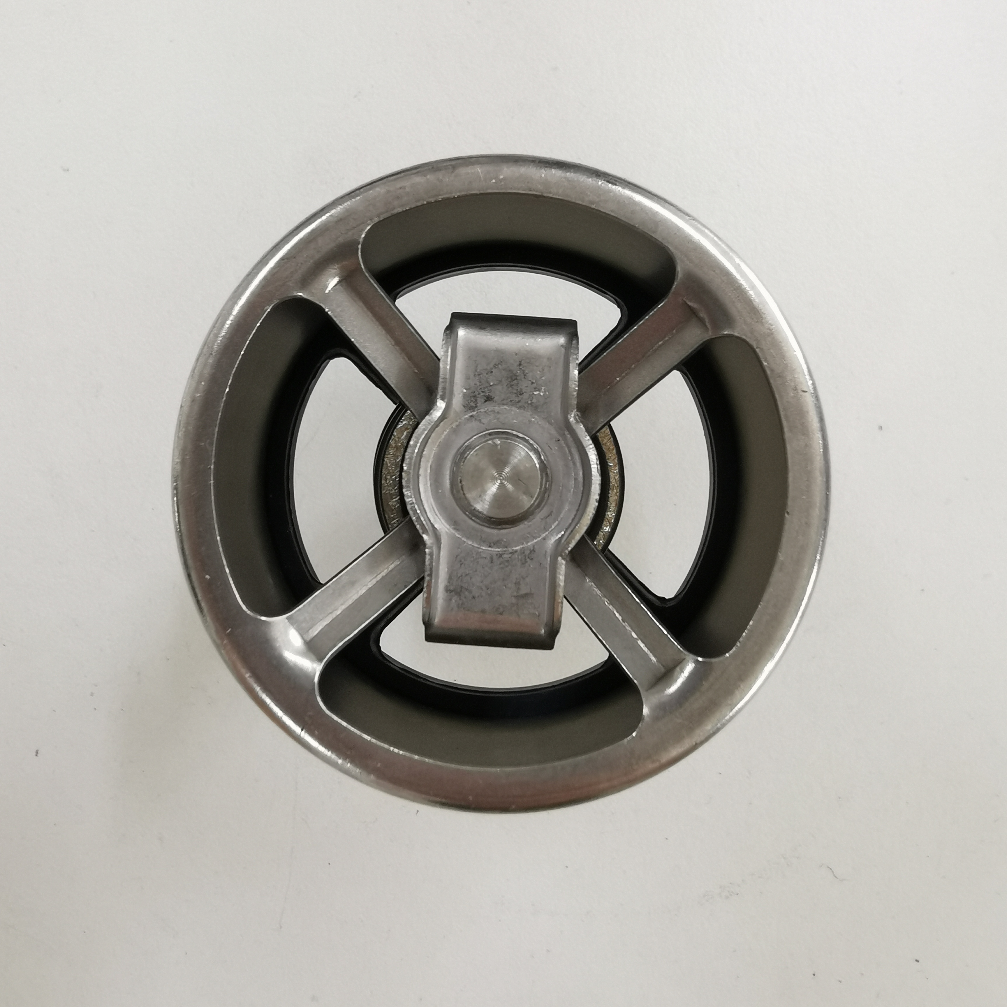 适用于volvo 沃尔沃卡车节温器8149186