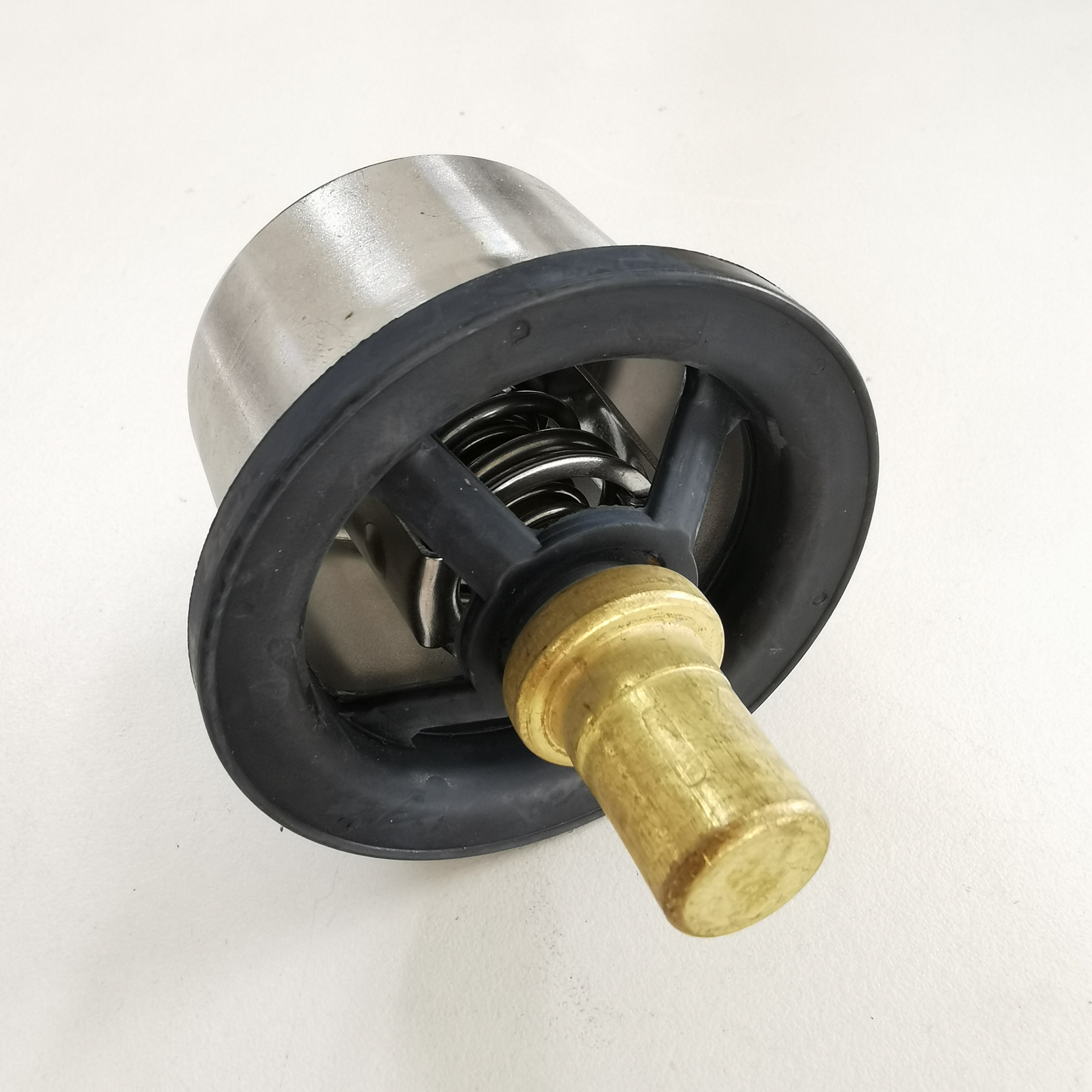 适用于volvo 沃尔沃卡车节温器8149186