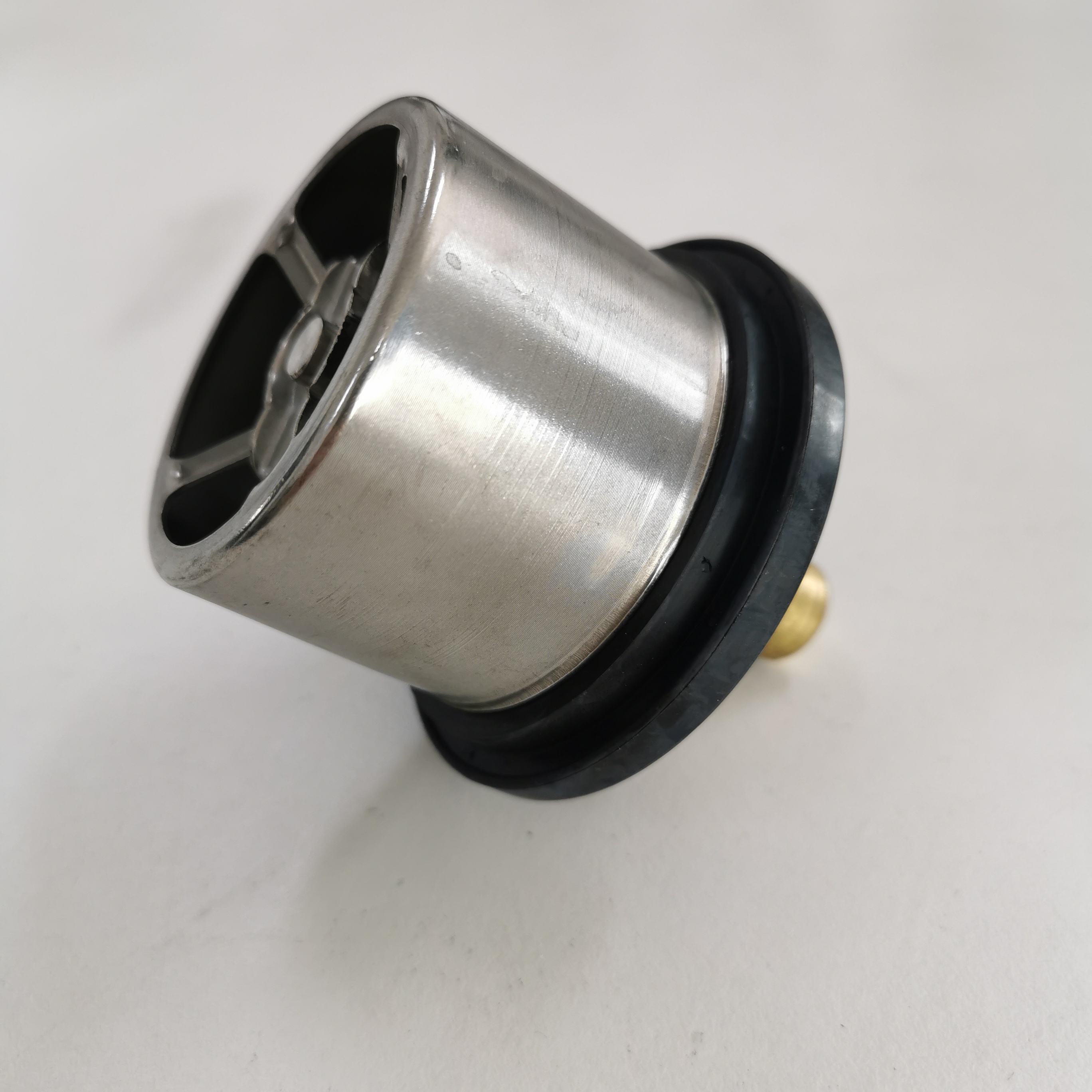 适用于volvo 沃尔沃卡车节温器8149186